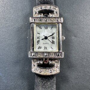 VTG AVON CASUAL QUARTZ WRIST WATCH WOMEN SILVER TONE, BLACK BAND,